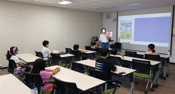 책과 함께하는 창의융합 메이커.jpg